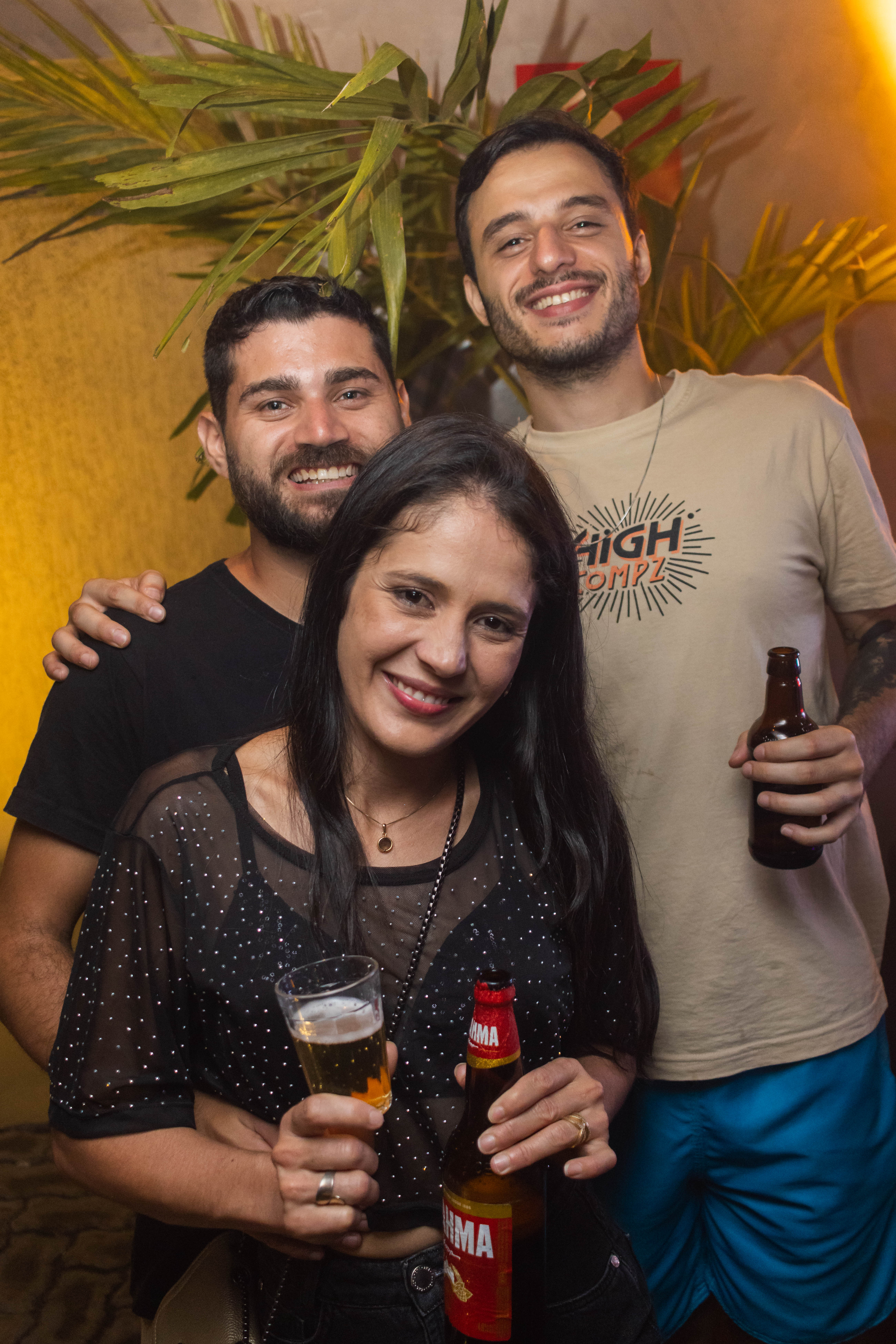 Amigos reunidos em festa